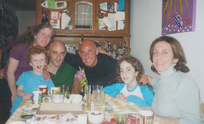 Ariel Mlynarzewicz Family
Buenos Aires, Argentina 2003
